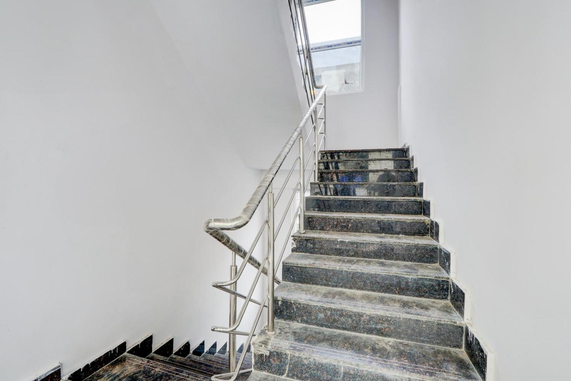 Hotel O Living Tree In Hyderabad Ngoại thất bức ảnh